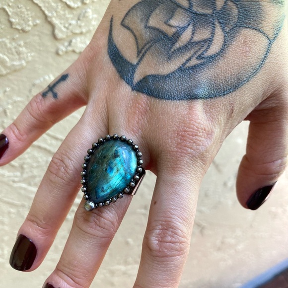 Natural Blue green iridescent flash labradorite gemstone adjustable ring - Picture 5 of 15